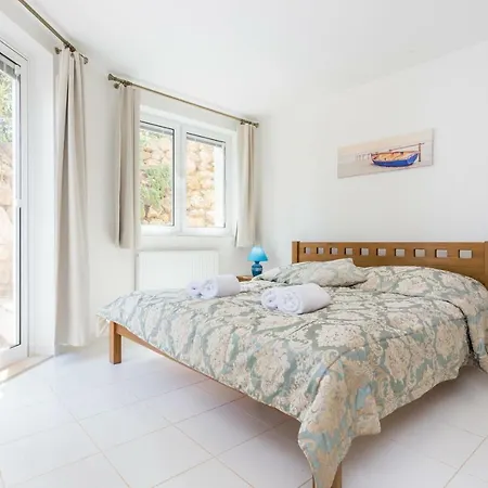 Top Cliff Villa With Ocean View And Private Pool Up To 18 Guests *