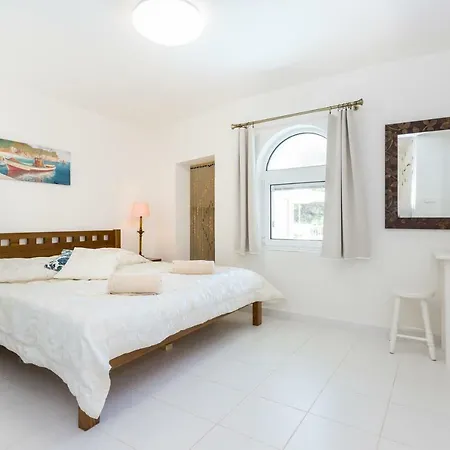 Top Cliff Villa With Ocean View And Private Pool Up To 18 Guests