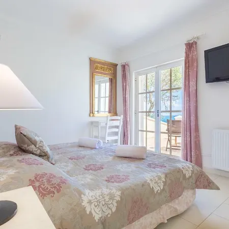 Villa Cliff With Ocean View And Pool At Stunning Cliffs Burgau