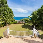 Cliff With Ocean View And Private Pool Up To 18 Guests ヴィラ ブルガウ