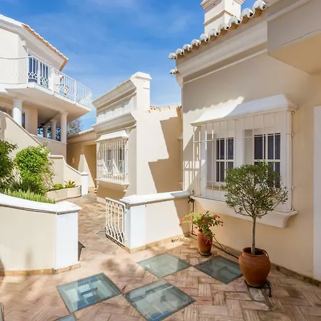 Villa Cliff With Ocean View And Private Pool Up To 18 Guests *