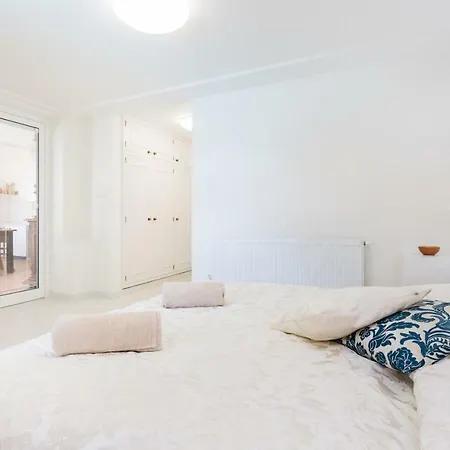 Top Cliff Villa With Ocean View And Private Pool Up To 18 Guests ヴィラ ブルガウ