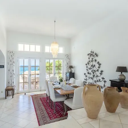 Top Cliff Villa With Ocean View And Private Pool Up To 18 Guests