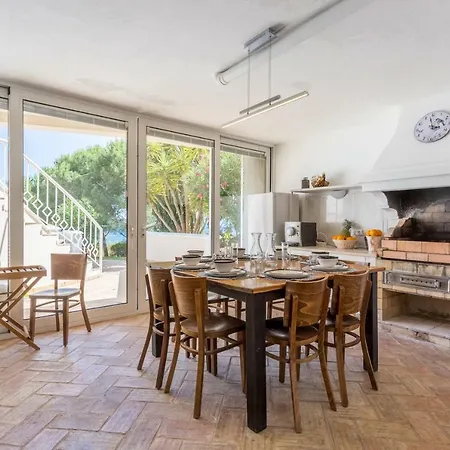 Top Cliff Villa With Ocean View And Private Pool Up To 18 Guests ヴィラ ブルガウ